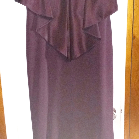 Mother of the Bride/Groom Gown - Picture 3 of 7